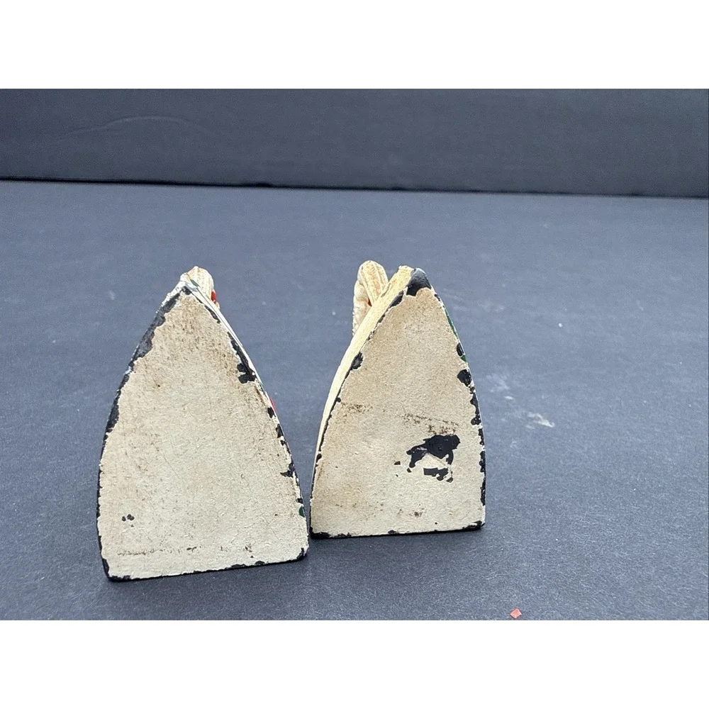 VTG Cast Iron‎ Hand Painted Miniature Flat Irons Salt and Pepper Shakers